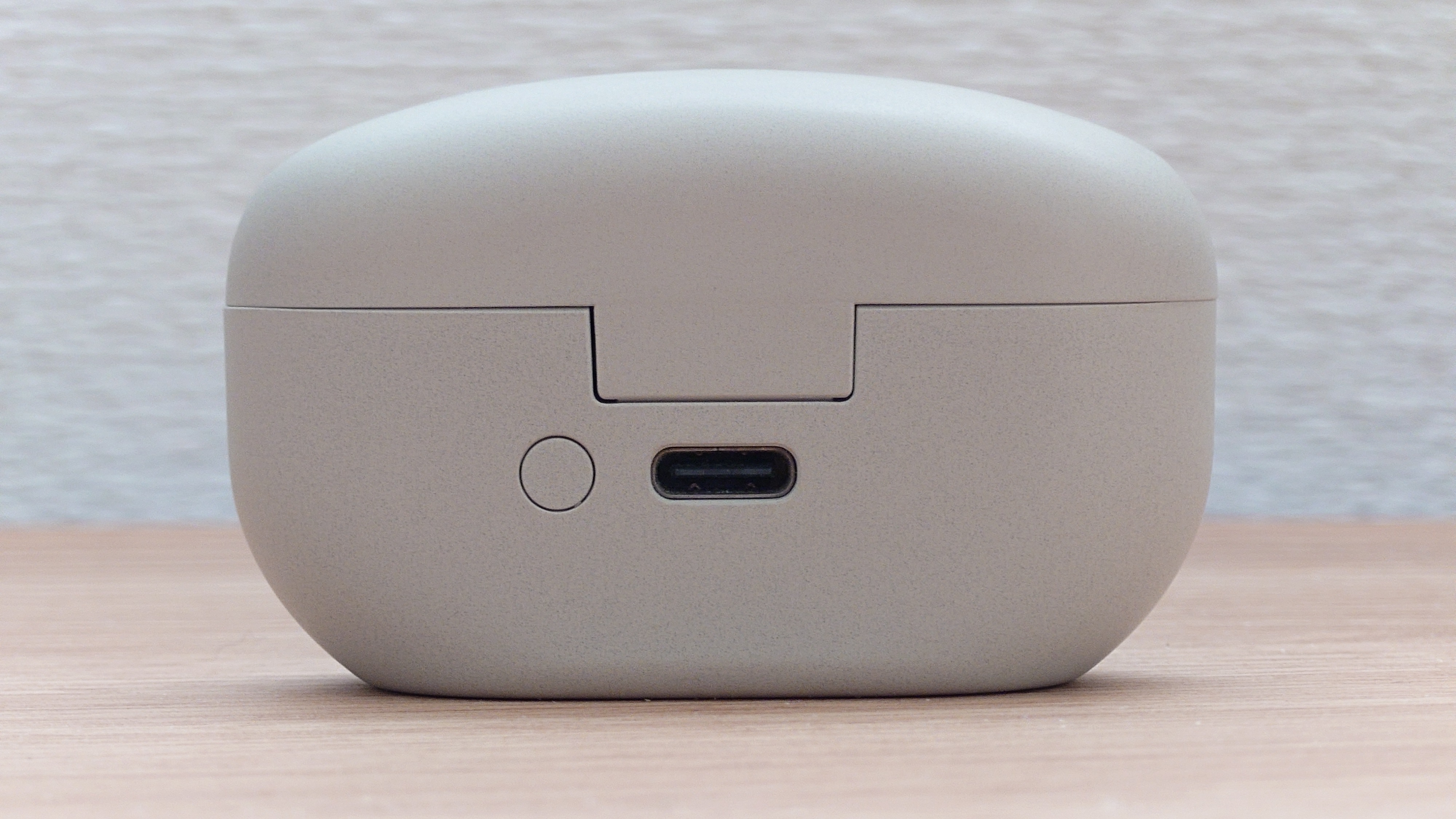 WF-1000XM5 充電ケース USB-C端子